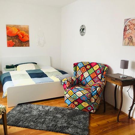 Ferienwohnung Happy Im Eg Борнхайм Екстериор снимка